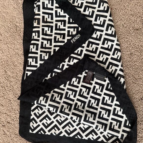 Authentic Fendi Women’s Black And White FF Monogram Cotton Scarf Handkerchief - Picture 3 of 5